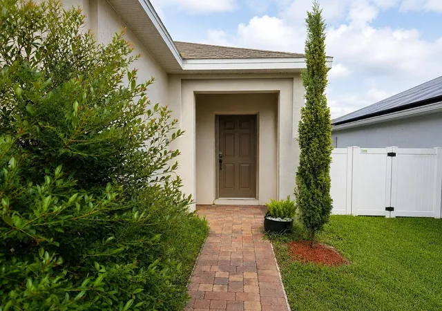 Photo 3 of Single family home for sale at 179 Blue Cypress Dr, Davenport, FL 33837 | MLS# O6433532 | Listing updated on 2026-10-12