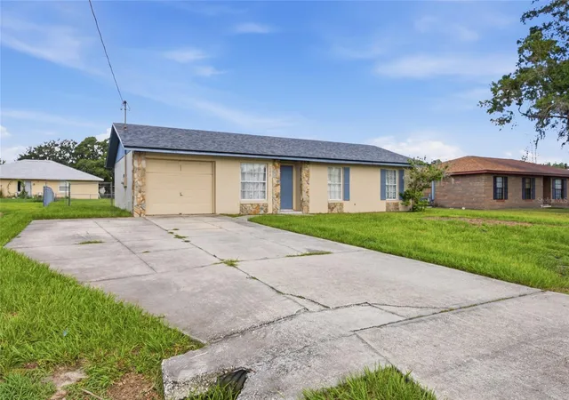 Photo 1 of Single family home for sale at 8008 N Campbell Rd, Lakeland, FL 33810 | MLS# TB8538834 | Listing updated on 2026-10-25