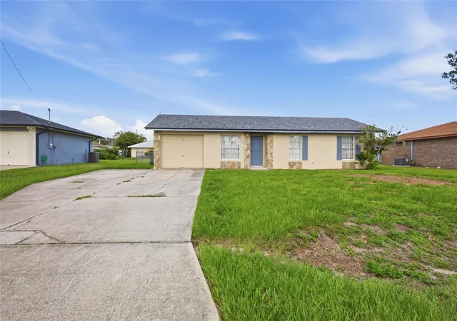 Photo 3 of Single family home for sale at 8008 N Campbell Rd, Lakeland, FL 33810 | MLS# TB8538834 | Listing updated on 2026-10-25
