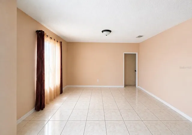 3rd image of 905 Gloucester Ct, Kissimmee, FL 34758 | MLS# S5155625