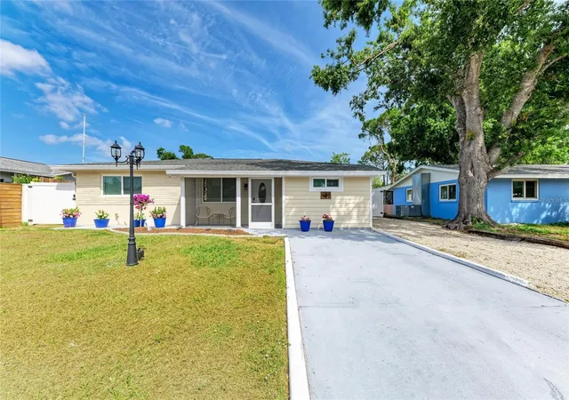 Photo 1 of Single family home for sale at 4617 Ardale St, Sarasota, FL 34232 | MLS# TB8538872 | Listing updated on 2026-09-02