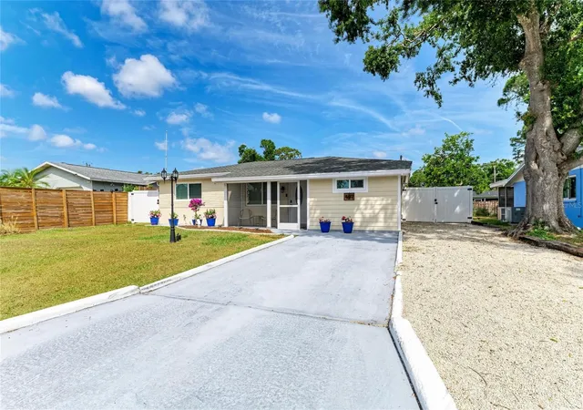 Photo 2 of Single family home for sale at 4617 Ardale St, Sarasota, FL 34232 | MLS# TB8538872 | Listing updated on 2026-09-02
