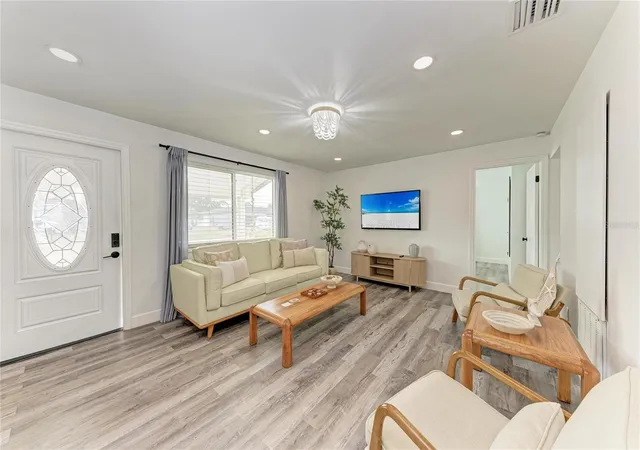 Photo 4 of Single family home for sale at 4617 Ardale St, Sarasota, FL 34232 | MLS# TB8538872 | Listing updated on 2026-09-02