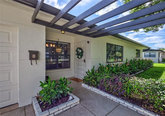 Photo 1 of Single family home for sale at 8532 Kumquat Ave, Seminole, FL 33777 | MLS# O6433555 | Listing updated on 2026-08-15
