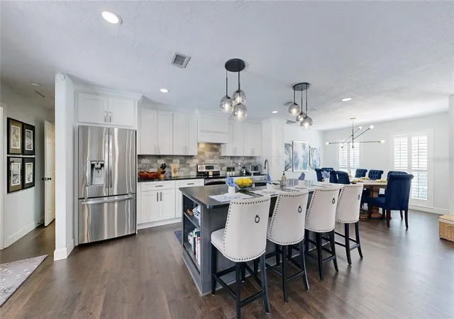Photo 3 of Sale Pending at 718 Fox Valley Dr, Longwood, FL 32779 | MLS# O6433556 | Listing updated on 2026-10-07
