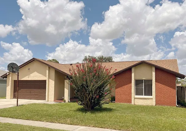 Photo 1 of Single family home for sale at 2127 Spice Ave, Orlando, FL 32837 | MLS# S5155626 | Listing updated on 2026-10-28