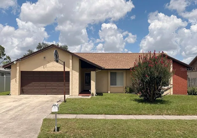 Photo 3 of Single family home for sale at 2127 Spice Ave, Orlando, FL 32837 | MLS# S5155626 | Listing updated on 2026-10-28