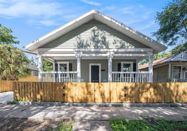Photo 1 of Single family home for sale at 2920 N 17th Street, Tampa, FL 33605 | MLS# TB8538879 | Listing updated on 2026-08-15