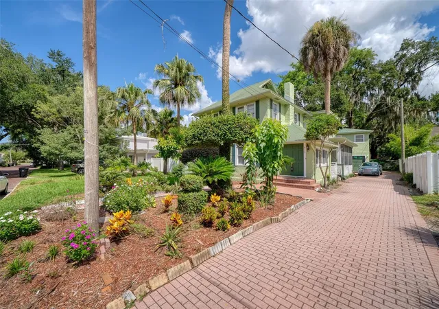 2nd image of 813 Greenwood St, Orlando, FL 32801 | MLS# O6433558