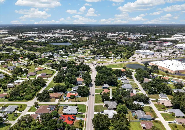 2nd image of 2058 Lake View Blvd, Port Charlotte, FL 33948 | MLS# C7529575