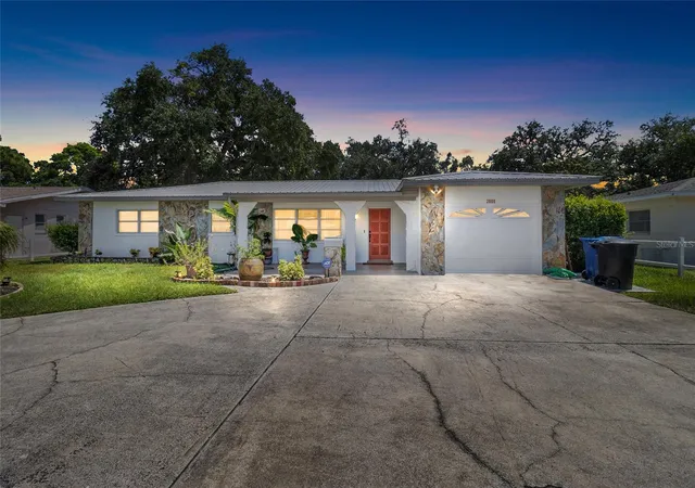 Photo 1 of Single family home for sale at 3000 Ponce De Leon Way S, Saint Petersburg, FL 33712 | MLS# TB8538891 | Listing updated on 2026-08-22