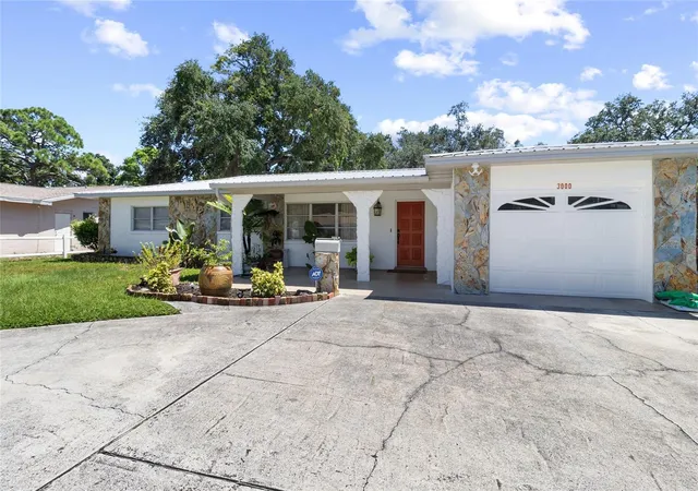Photo 2 of Single family home for sale at 3000 Ponce De Leon Way S, Saint Petersburg, FL 33712 | MLS# TB8538891 | Listing updated on 2026-08-22