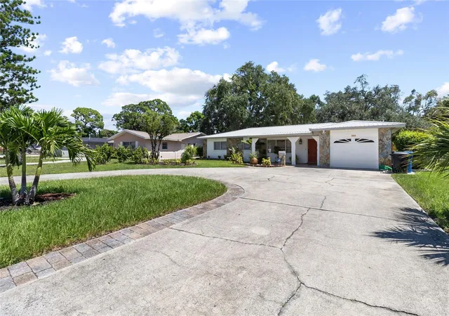 Photo 3 of Single family home for sale at 3000 Ponce De Leon Way S, Saint Petersburg, FL 33712 | MLS# TB8538891 | Listing updated on 2026-08-22