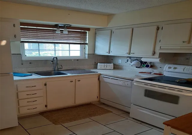 Photo 3 of Condo for sale at 3435 41st Terrace S #198, Saint Petersburg, FL 33711 | MLS# TB8538895 | Listing updated on 2026-10-20