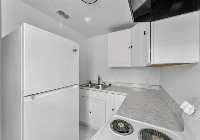 Listing Photo 2 - Condo for sale in building located at 1060 E Stanford St, BARTOW, FL 33830 - Unit #