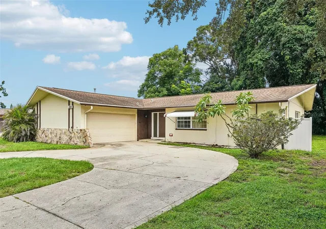 2nd image of 1824 Nursery Rd, Clearwater, FL 33764 | MLS# TB8538898