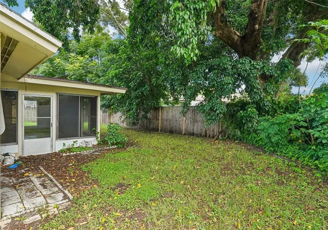 3rd image of 1824 Nursery Rd, Clearwater, FL 33764 | MLS# TB8538898