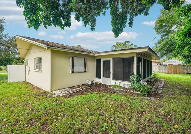 4th image of 1824 Nursery Rd, Clearwater, FL 33764 | MLS# TB8538898