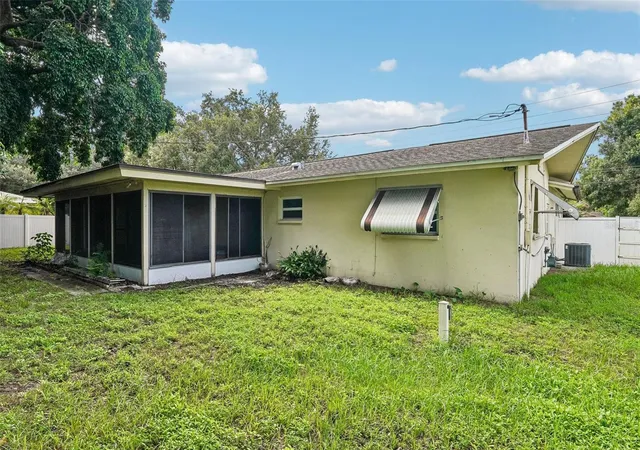5th image of 1824 Nursery Rd, Clearwater, FL 33764 | MLS# TB8538898