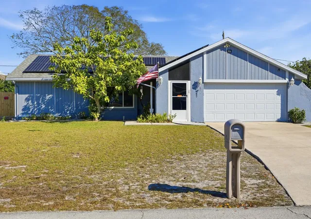 Photo 2 of Single family home for sale at 934 Wilmington Dr, Deltona, FL 32725 | MLS# FC320685 | Listing updated on 2026-08-15
