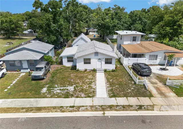 Photo 3 of Sale Pending at 3927 11Th Ave S, St Petersburg, FL 33711 | MLS# TB8538909 | Listing updated on 2026-10-20