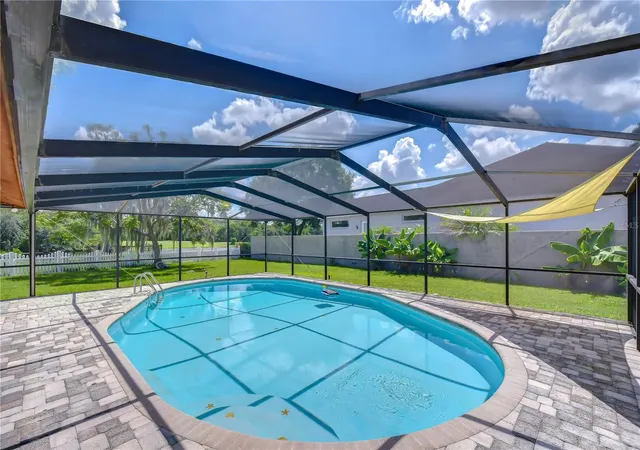 2nd image of 1224 Rainbrook Cir, Valrico, FL 33596 | MLS# TB8538914