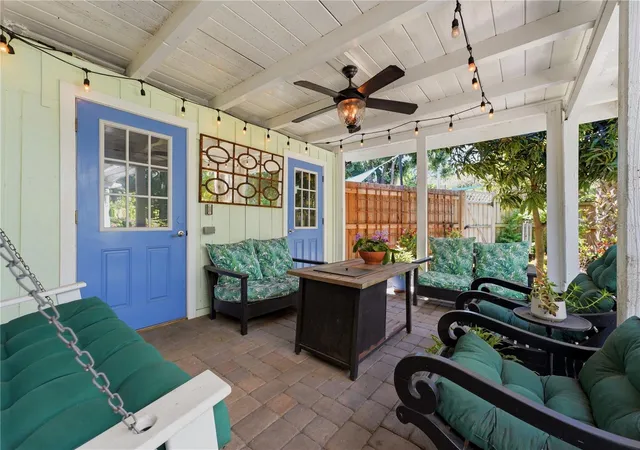 Photo 4 of Single family home for sale at 3424 Old Oak Dr, Sarasota, FL 34239 | MLS# A4702989 | Listing updated on 2026-10-24