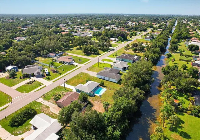 4th image of 327 Harbor Blvd, Port Charlotte, FL 33954 | MLS# C7529579