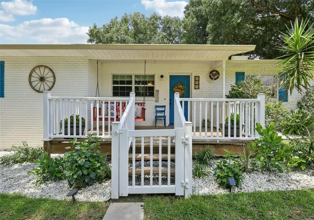 3rd image of 8904 Clayton Ln, Lakeland, FL 33809 | MLS# TB8538919