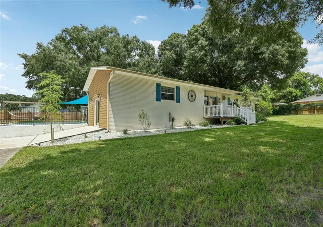 Photo 4 of Single family home for sale at 8904 Clayton Ln, Lakeland, FL 33809 | MLS# TB8538919 | Listing updated on 2026-09-30