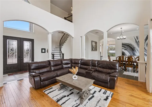 Photo 3 of Single family home for sale at 91 Woodland Dr, Haines City, FL 33844 | MLS# L4964289 | Listing updated on 2026-09-13