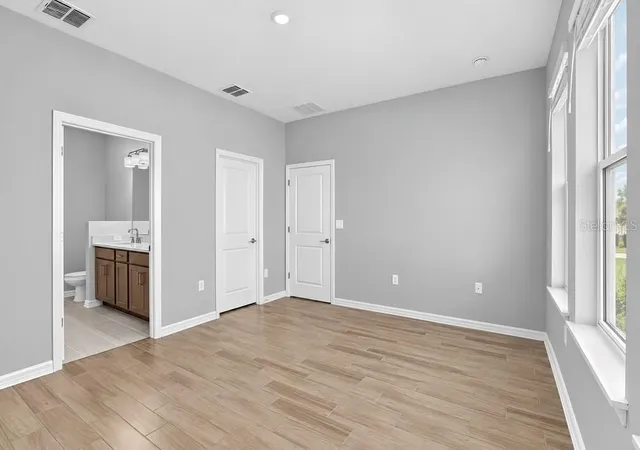 Photo 4 of Single family home for sale at 32456 Sea Loch Loop, Mount Dora, FL 32757 | MLS# O6433604 | Listing updated on 2026-10-02