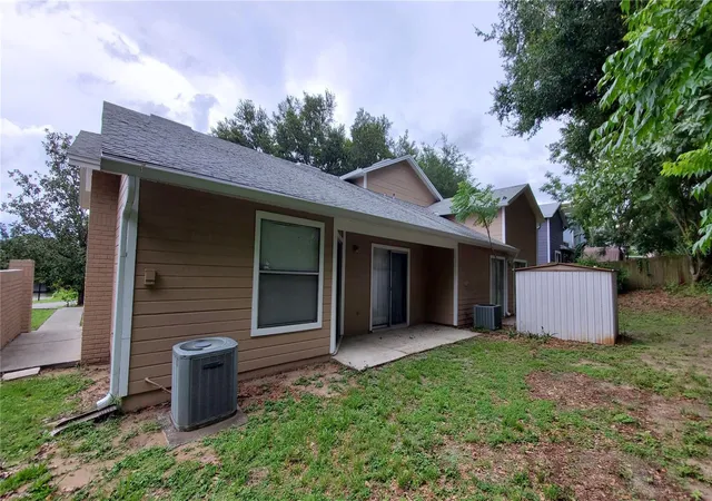 14th image of 239 Alston Dr, Orlando, FL 32835 | MLS# O6433614