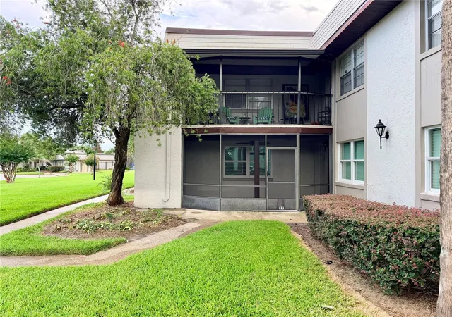 Photo 2 of Condo for sale at 27 Windtree Ln #102, Winter Garden, FL 34787 | MLS# G5116462 | Listing updated on 2026-09-29