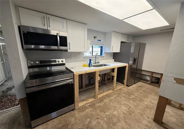 Photo 3 of Condo for sale at 8649 Lake Isle Dr #182, Temple Terrace, FL 33637 | MLS# TB8538943 | Listing updated on 2026-09-07