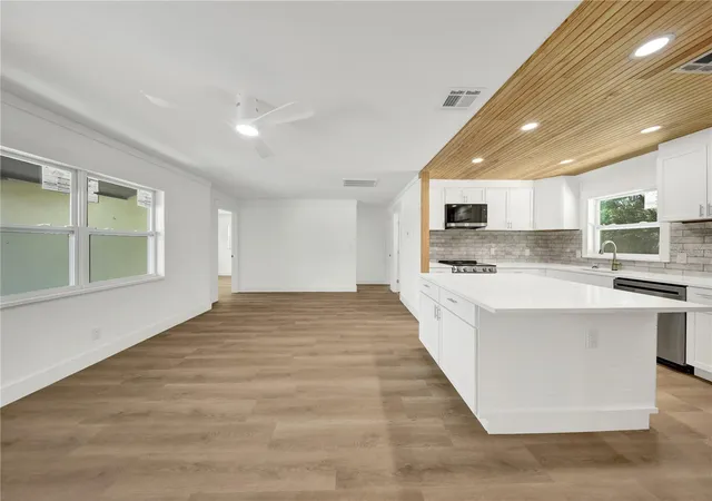 5th image of 2264 Winchester Dr, Dunedin, FL 34698 | MLS# O6433630