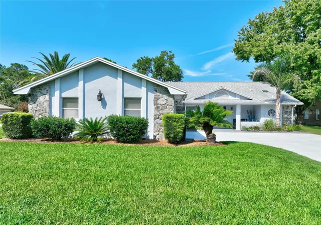 Photo 1 of Single family home for sale at 1 Washwell Pl, Palm Coast, FL 32164 | MLS# O6433643 | Listing updated on 2026-10-22