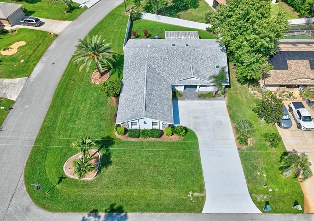 Photo 3 of Single family home for sale at 1 Washwell Pl, Palm Coast, FL 32164 | MLS# O6433643 | Listing updated on 2026-10-22