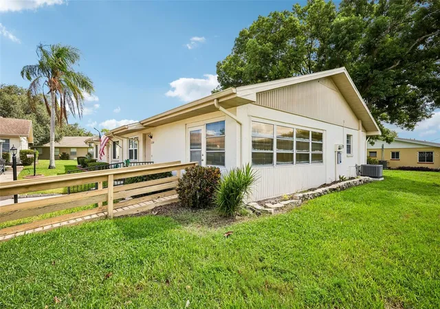 63rd image of 2224 Grenadier Dr, Sun City Center, FL 33573 | MLS# TB8538957
