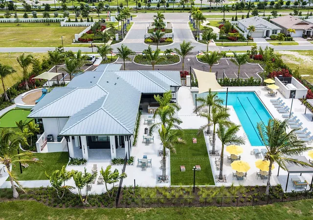 3rd image of 18355 Arbor Vista Dr, Venice, FL 34293 | MLS# TB8538971
