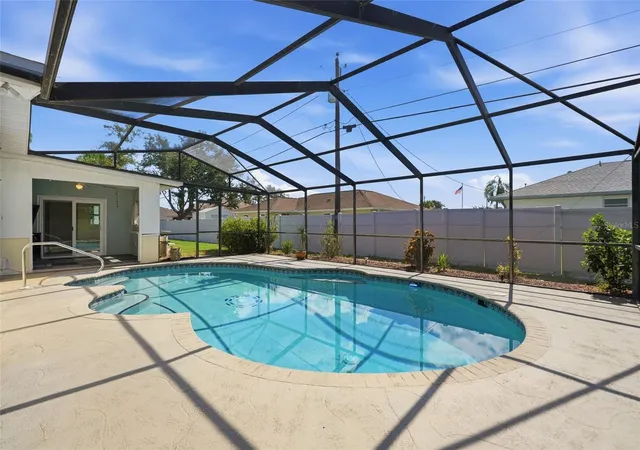 Photo 2 of Single family home for sale at 1015 Fundy Rd, Venice, FL 34293 | MLS# N6145368 | Listing updated on 2026-09-02