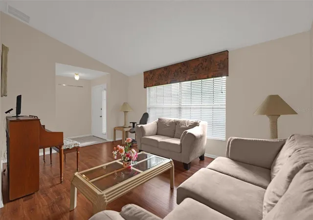 5th image of 3044 Crested Cir, Orlando, FL 32837 | MLS# O6433652