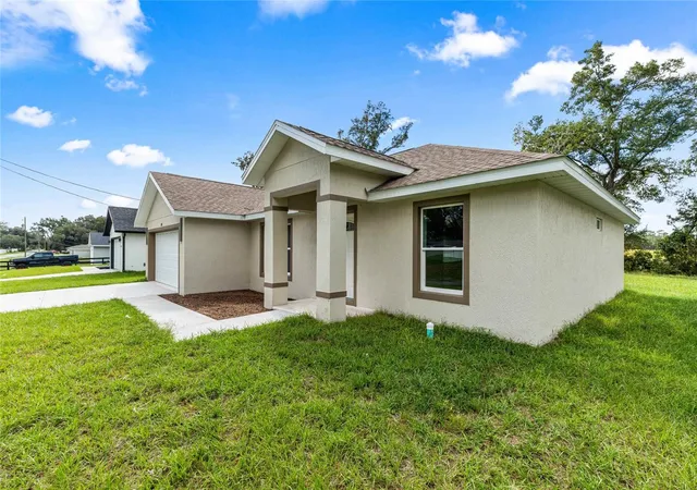 Photo 3 of Single family home for sale at 11372 SW 177th Court, Dunnellon, FL 34432 | MLS# OM730436 | Listing updated on 2026-10-28
