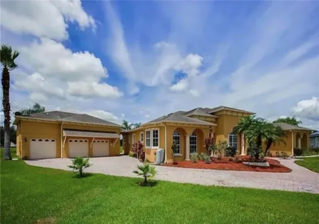 2nd image of 2120 Bunker View Ct, Kissimmee, FL 34746 | MLS# O6433662