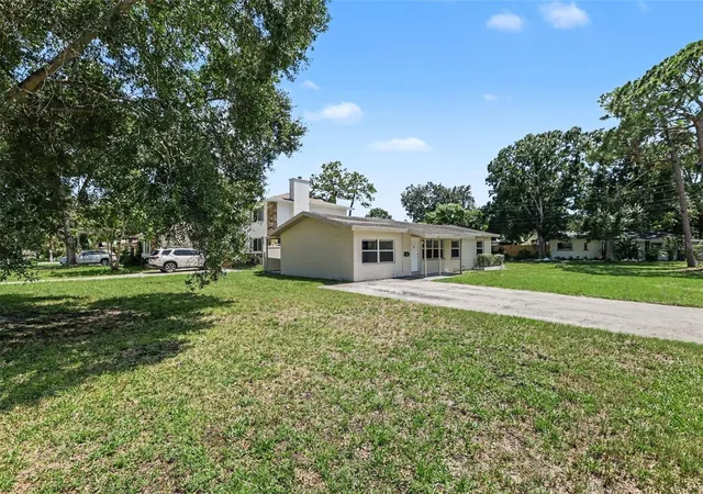 Photo 1 of Single family home for sale at 5585 Atlantic Ave N, Saint Petersburg, FL 33703 | MLS# O6433664 | Listing updated on 2026-09-21