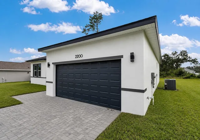 Photo 4 of Single family home for sale at 2200 SW 155th Lane, Ocala, FL 34473 | MLS# O6433681 | Listing updated on 2026-09-01