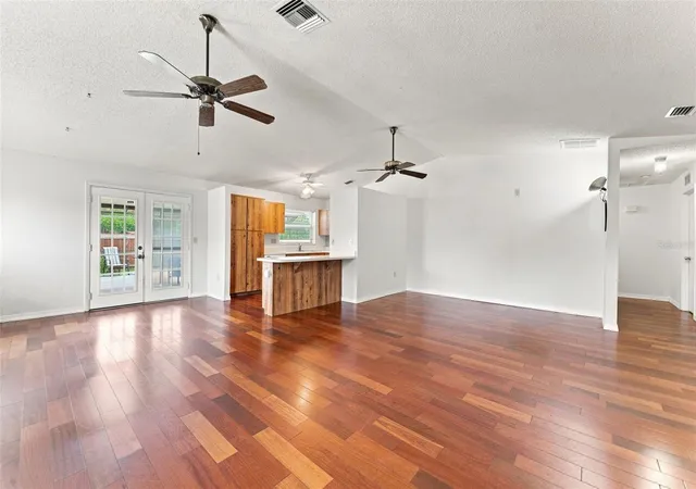 Photo 4 of Sale Pending at 2202 Citrus Hl Ln, Palm Harbor, FL 34683 | MLS# TB8538998 | Listing updated on 2026-10-07