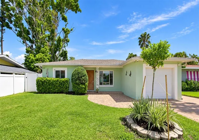 Photo 2 of Single family home for sale at 1424 Corey Wy S, South Pasadena, FL 33707 | MLS# TB8538999 | Listing updated on 2026-09-13