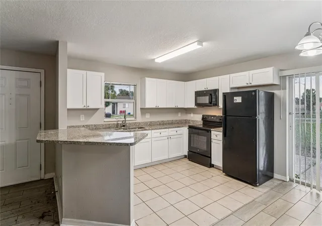 Photo 4 of Sale Pending at 1113 Union St S, Saint Petersburg, FL 33712 | MLS# TB8539003 | Listing updated on 2026-10-30