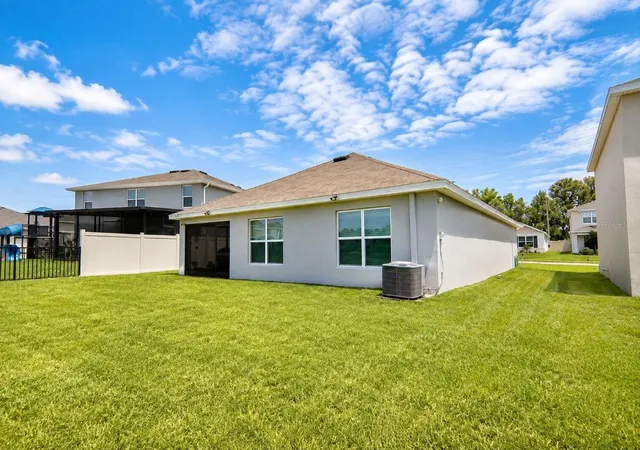 20th image of 37093 Sharks Eye Ln, Zephyrhills, FL 33541 | MLS# TB8539016